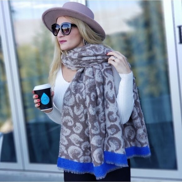 Leopard Print Oversize scarf - Picture 2 of 10